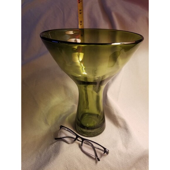 Green Art Glass Vase Aseda Glasbruk Sweden 9.5" Tall Flared Top Mid Century MCM - Picture 3 of 3